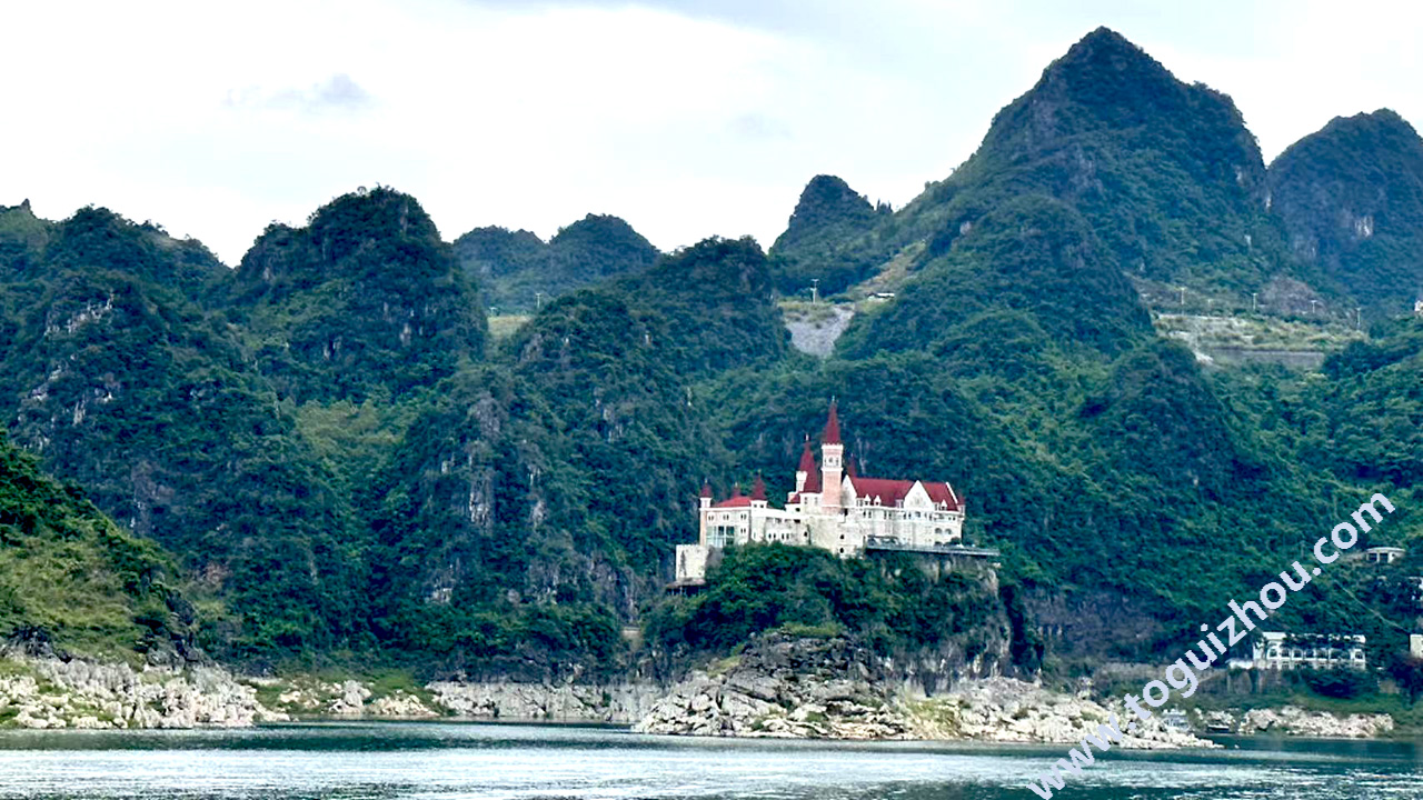 Wanfenghu Lake: A Gem in Guizhou